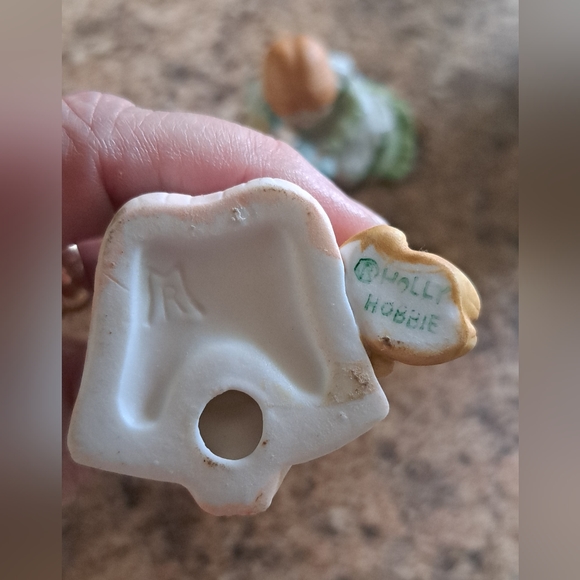 2 Precious Vintage  Holly Hobbie Miniature Praying Girl/Cradling Bear Figurines - Picture 7 of 9